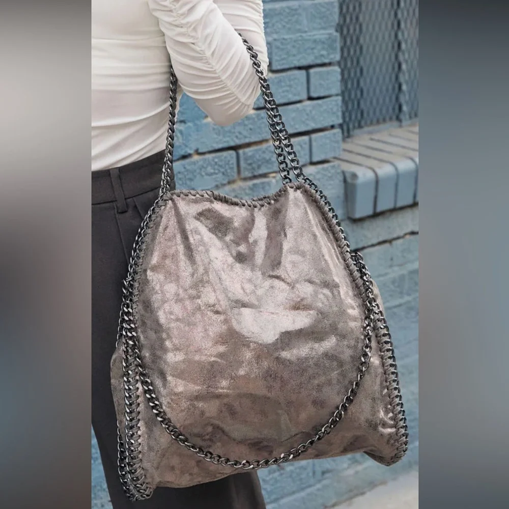 Stylish Metallic Chain-Trimmed Women's Bag - Picture 4 of 7